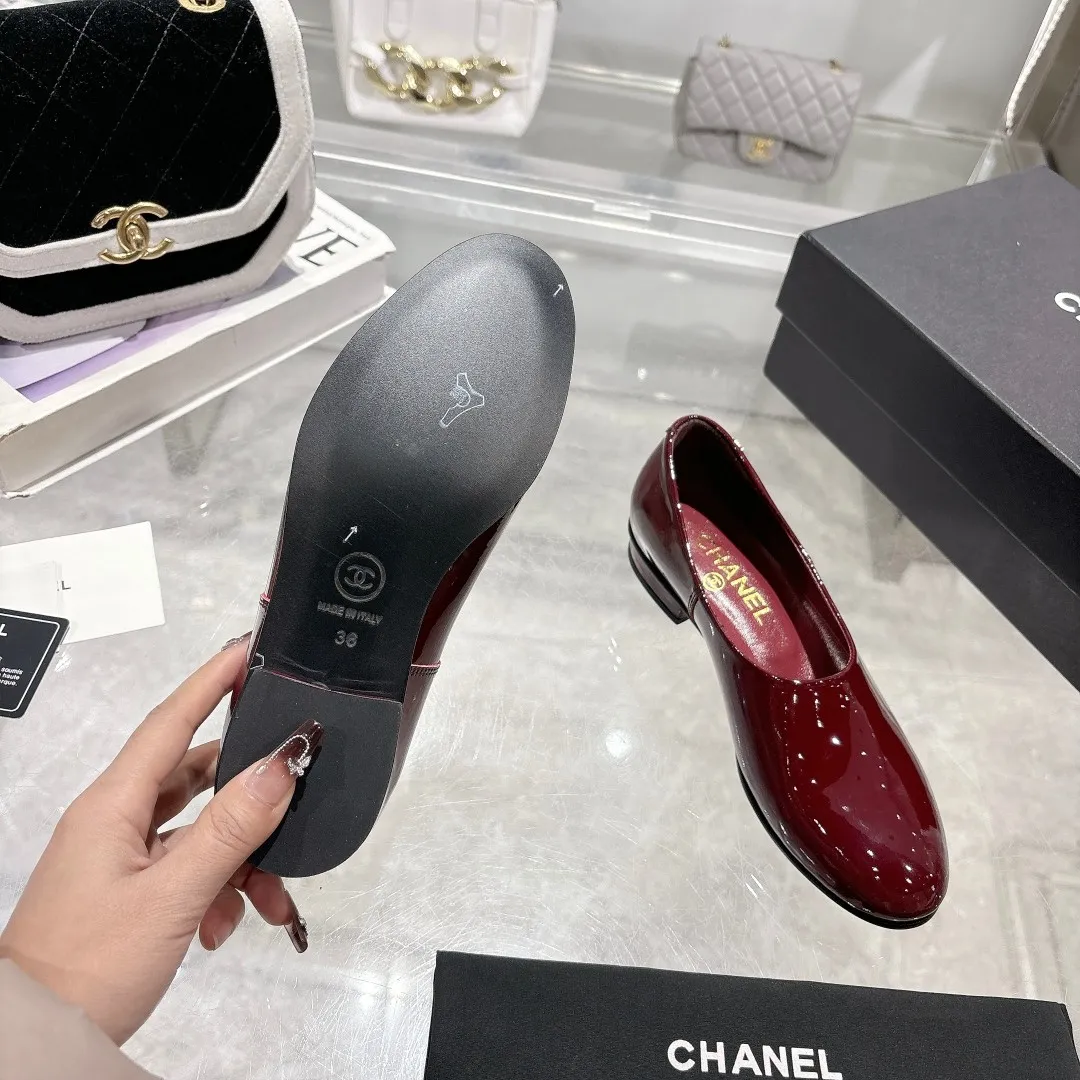👟👟Ex-factory price 380👟👟 Genuine leather sole +40 25C early spring new Chanel loafers; fabric: patent leather: color black; white; burgundy, code number: 5-40; (custom-made 41 custom-made non-refundable)